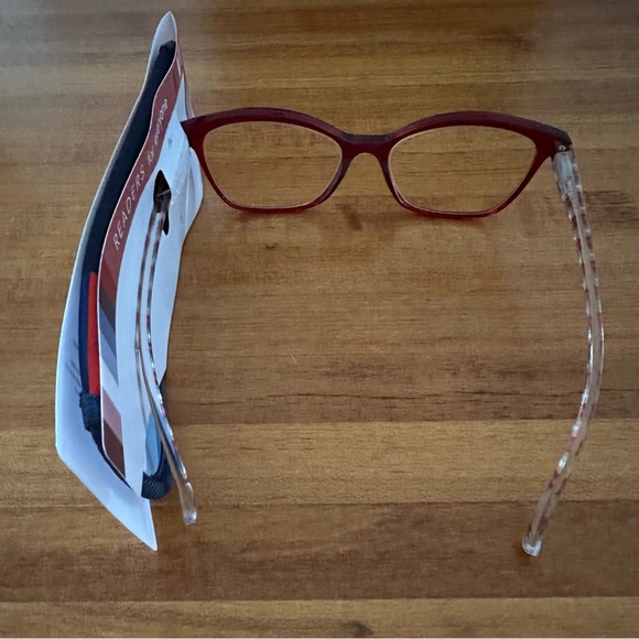 Red EV1 Premium Readers 2.5 with case - Picture 4 of 8